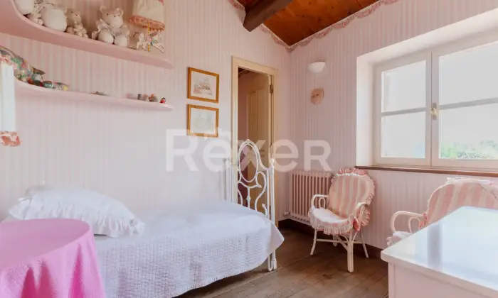 Rexer-Sirolo-Elegante-villa-con-piscina-a-pochi-passi-dal-mare-CAMERA-DA-LETTO