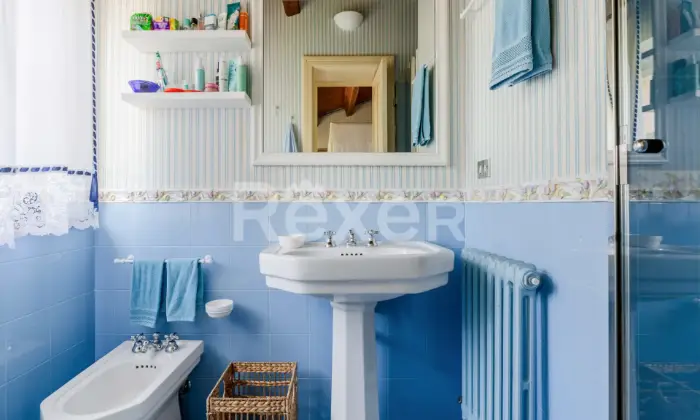 Rexer-Sirolo-Elegante-villa-con-piscina-a-pochi-passi-dal-mare-BAGNO