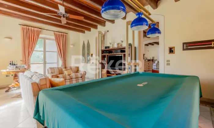 Rexer-Sirolo-Elegante-villa-con-piscina-a-pochi-passi-dal-mare-SALA-BILIARDO
