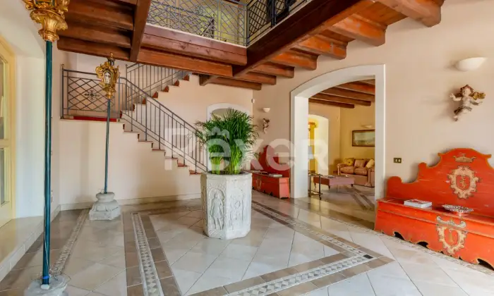 Rexer-Sirolo-Elegante-villa-con-piscina-a-pochi-passi-dal-mare-INGRESSO