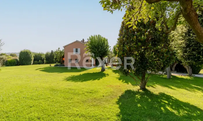 Rexer-Sirolo-Elegante-villa-con-piscina-a-pochi-passi-dal-mare-GIARDINO
