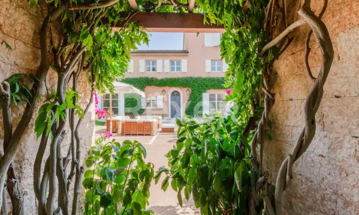 Rexer-Sirolo-Elegante-villa-con-piscina-a-pochi-passi-dal-mare-GIARDINO