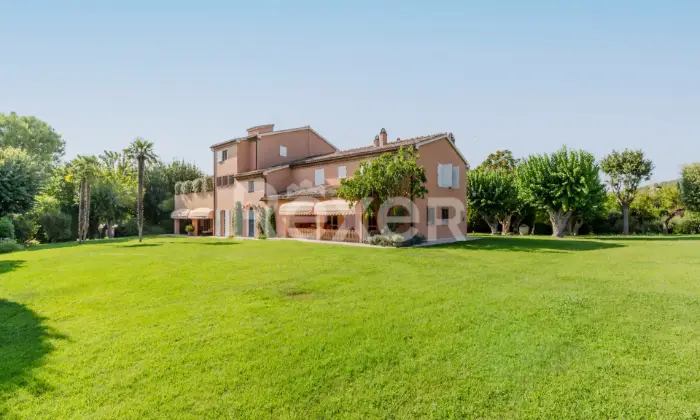Rexer-Sirolo-Elegante-villa-con-piscina-a-pochi-passi-dal-mare-ALTRO