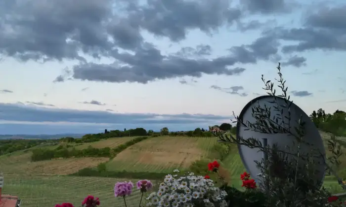 Rexer-Montepulciano-Panoramico-riservato-luminoso-Appartamento-in-Montepulciano-Terrazzo