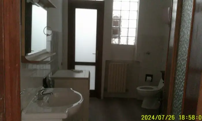 Rexer-Aggius-Vendesi-Attico-sito-in-Aggius-Via-Li-Criasci-n-Bagno