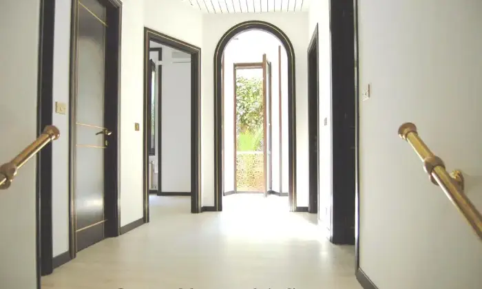 Rexer-Roma-Trastevere-elegante-trilocale-con-giardino-privato-Altro