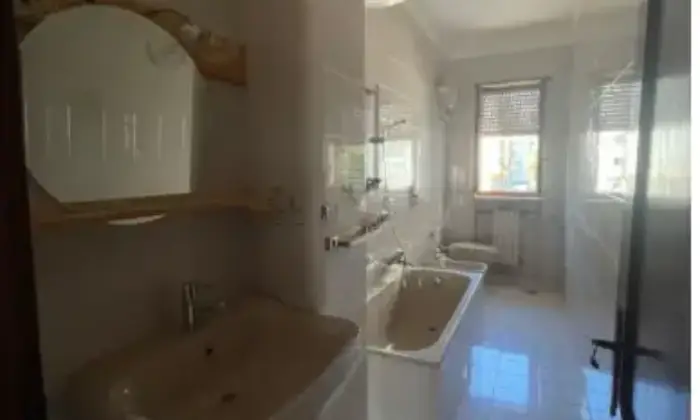 Rexer-Ostuni-Quadrilocale-in-vendita-in-piazza-I-Maggio-Ostuni-Bagno