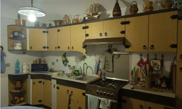Rexer-Onano-Casa-di-paese-in-vendita-in-via-del-SoleOnano-Cucina
