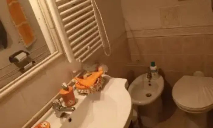 Rexer-Onano-Casa-di-paese-in-vendita-in-via-del-SoleOnano-Bagno