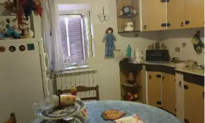 Rexer-Onano-Casa-di-paese-in-vendita-in-via-del-SoleOnano-Cucina