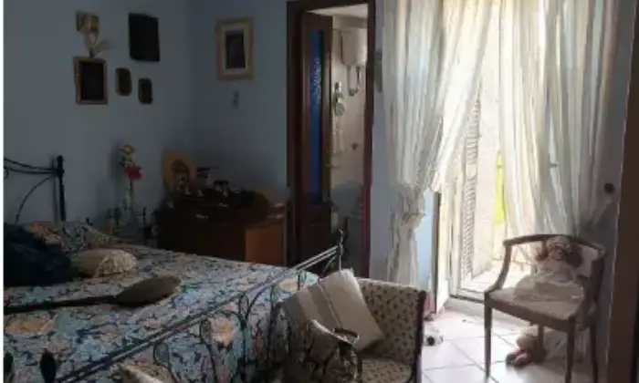 Rexer-Onano-Casa-di-paese-in-vendita-in-via-del-SoleOnano-CameraDaLetto