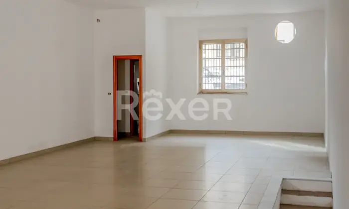 Rexer-Avellino-Locale-Commerciale-In-Vendita-Altro