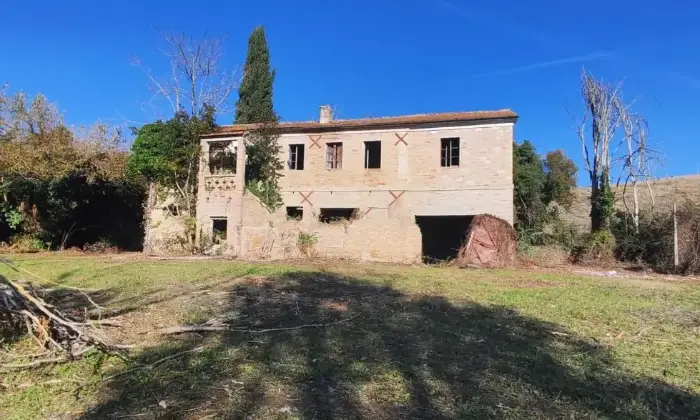 Rexer-Recanati-Vendesi-casale-in-contrada-San-Donato-a-Recanati-Giardino