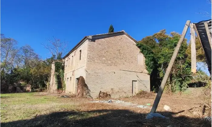 Rexer-Recanati-Vendesi-casale-in-contrada-San-Donato-a-Recanati-Giardino