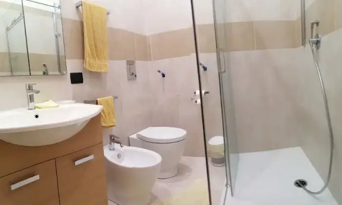 Rexer-Catania-Attico-in-vendita-in-via-Santa-Maddalena-Centro-Storico-Catania-Bagno