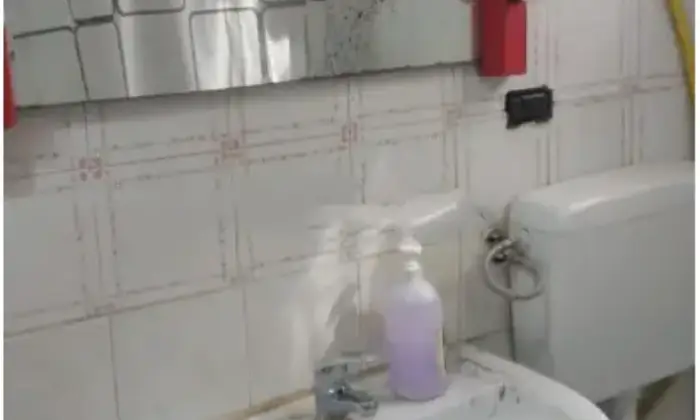 Rexer-Adrano-Vendesi-appartamento-in-Via-Peperelli-Adrano-Bagno
