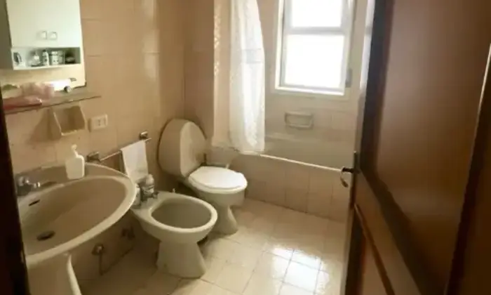 Rexer-Patern-Trilocale-in-vendita-in-via-Silvio-Pellico-Patern-Bagno