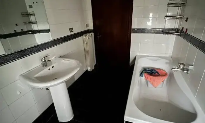 Rexer-Marigliano-Quadrilocale-in-vendita-in-corso-Umberto-I-a-Marigliano-Bagno