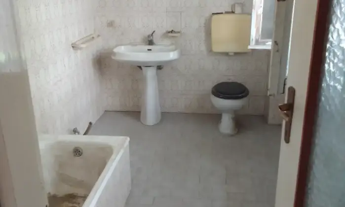 Rexer-Voghera-CASA-INDIPENDENTE-IN-VENDITA-A-VOGHERA-PV-Bagno