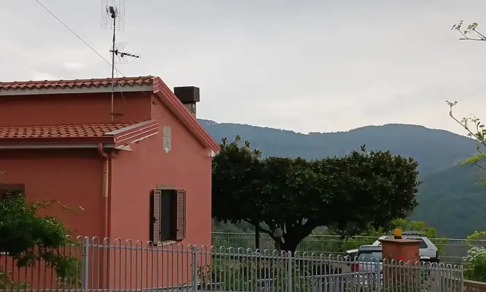 Rexer-Miglierina-Villa-unifamiliare-in-vendita-in-Strada-Melina-a-Miglierina-Terrazzo