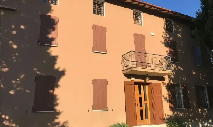 Rexer-Vignola-Casale-in-vendita-in-via-Doccia-a-Vignola-Terrazzo