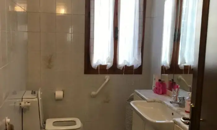 Rexer-Vignola-Casale-in-vendita-in-via-Doccia-a-Vignola-Bagno