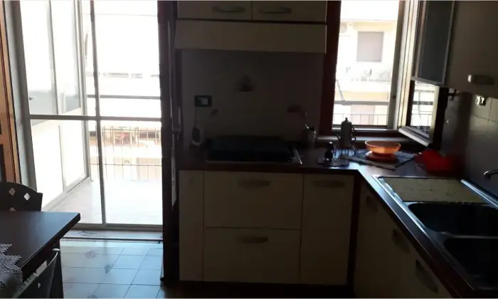 Rexer-Scalea-Bilocale-in-vendita-in-via-Lauro-a-Scalea-Cucina