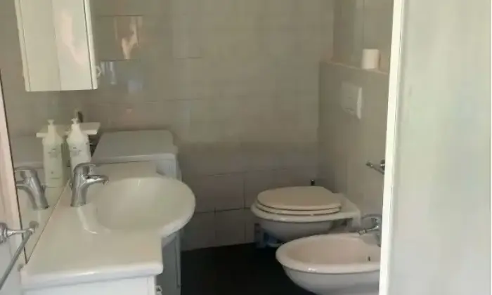 Rexer-Centro-Valle-Intelvi-Bilocale-in-vendita-in-via-Castello-a-Centro-Valle-Intelvi-Bagno