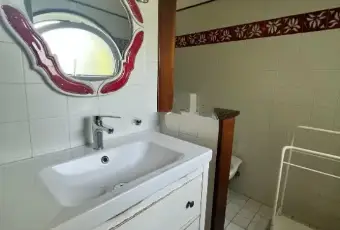 Rexer-Camaiore-Vendesi-villa-in-via-Pennelle-a-Capezzano-Pianore-di-Camaiore-Bagno