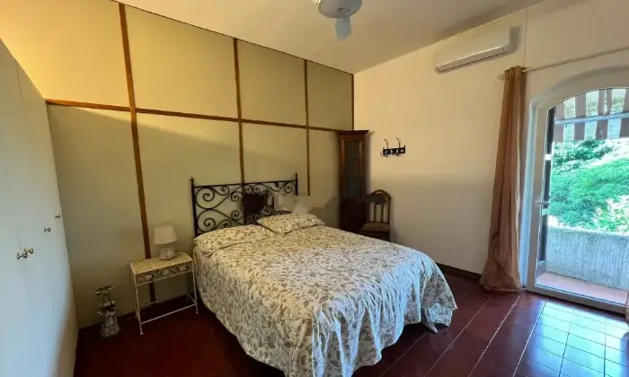 Rexer-Camaiore-Vendesi-villa-in-via-Pennelle-a-Capezzano-Pianore-di-Camaiore-Altro