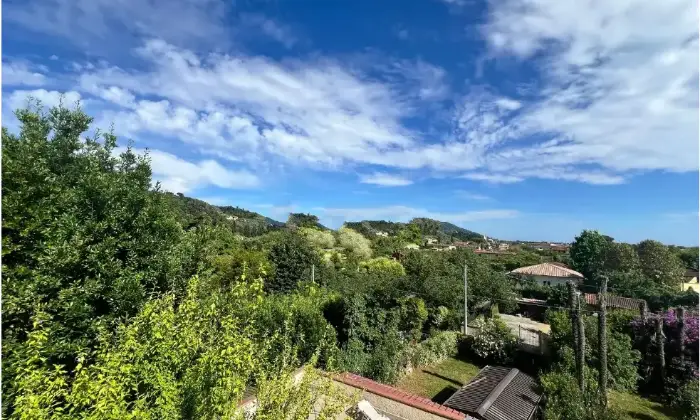 Rexer-Camaiore-Vendesi-villa-in-via-Pennelle-a-Capezzano-Pianore-di-Camaiore-Terrazzo