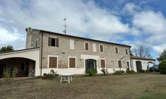 Rexer-San-Costanzo-Vendesi-casale-in-Via-Divino-Amore-a-San-Costanzo-Giardino