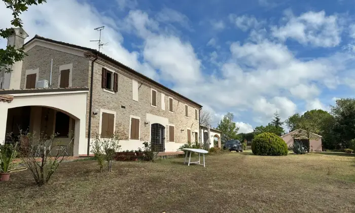 Rexer-San-Costanzo-Vendesi-casale-in-Via-Divino-Amore-a-San-Costanzo-Giardino