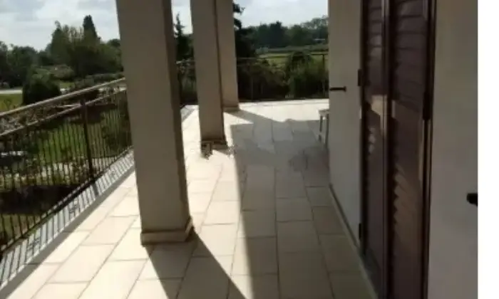 Rexer-Cavagli-Villa-in-vendita-in-via-Leonardo-da-Vinci-Terrazzo