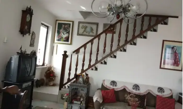 Rexer-Cavagli-Villa-in-vendita-in-via-Leonardo-da-Vinci-Altro