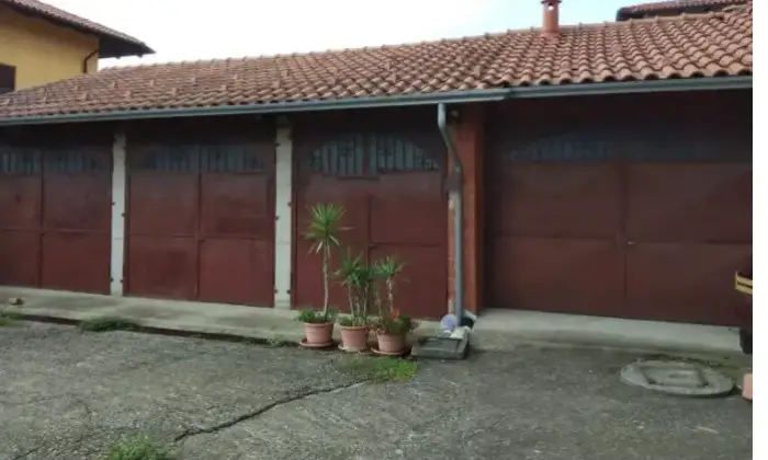 Rexer-Cavagli-Villa-in-vendita-in-via-Leonardo-da-Vinci-Giardino