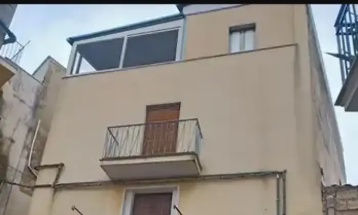Rexer-Mineo-Piacevole-casa-con-ampio-garage-Terrazzo
