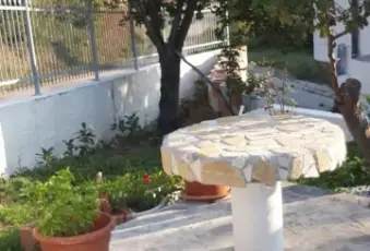 Rexer-Brittoli-Villetta-indipendente-con-panorama-mozzafiato-Giardino