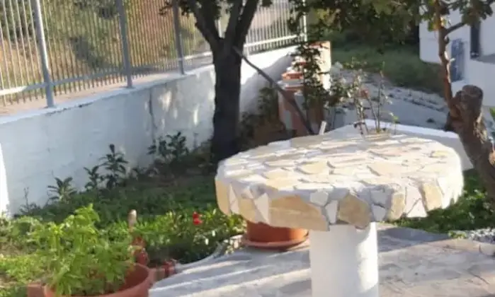 Rexer-Brittoli-Villetta-indipendente-con-panorama-mozzafiato-Giardino