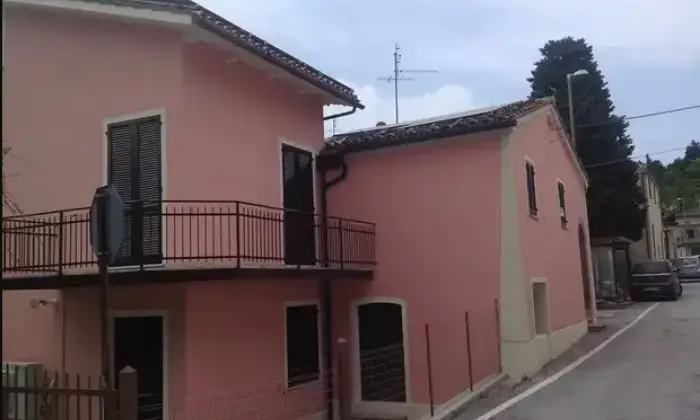 Rexer-Arcevia-Rustico-Casale-in-Frazione-Avacelli-Arcevia-Terrazzo