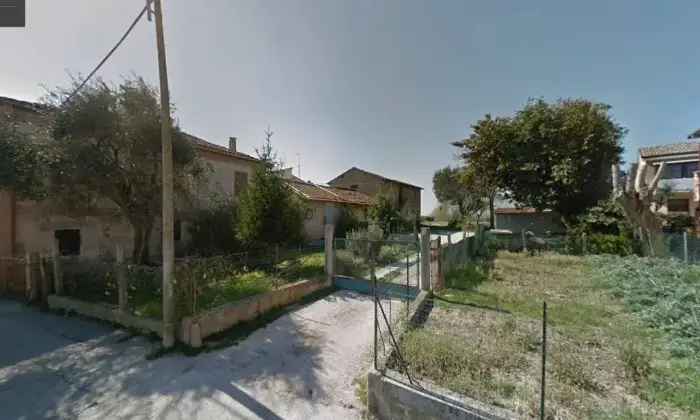 Rexer-Senigallia-Vendesi-Edifici-e-terreno-nelle-Fraz-di-Montignano-AN-Giardino