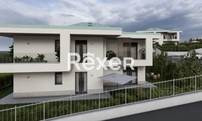 Rexer-CAPIAGO-INTIMIANO-Trilocale-con-giardino-Terrazzo