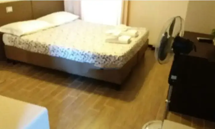 Rexer-Arezzo-Vendesi-villa-a-schiera-in-Via-Platani-a-GioviPugliaCatona-Arezzo-CameraDaLetto