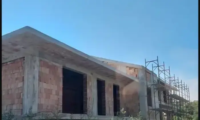 Rexer-Montemiletto-Casa-singola-in-vendita-in-via-Grifi-a-Montemiletto-Garage