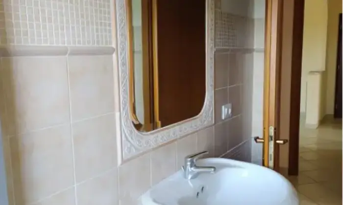 Rexer-Stimigliano-Appartamento-in-vendita-in-via-Guido-Rossa-a-Stimigliano-Bagno
