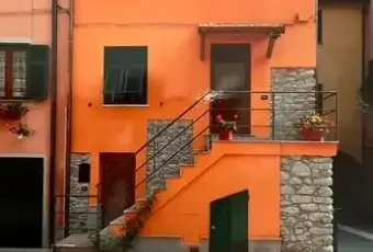 Rexer-Brugnato-Vendesi-terratetto-a-Brugnato-SP-FACCIATA