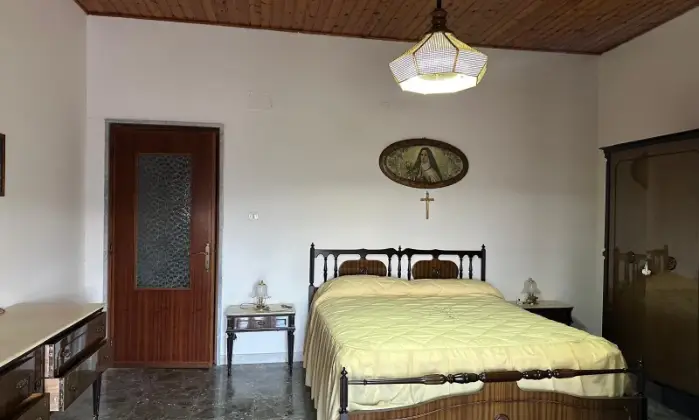 Rexer-Monteleone-di-Puglia-Vendesi-Palazzina-a-Monteleone-di-Puglia-CAMERA-DA-LETTO