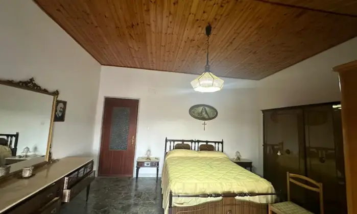 Rexer-Monteleone-di-Puglia-Vendesi-Palazzina-a-Monteleone-di-Puglia-CAMERA-DA-LETTO