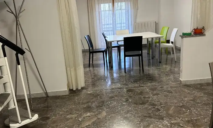 Rexer-Monteleone-di-Puglia-Vendesi-Palazzina-a-Monteleone-di-Puglia-SALONE