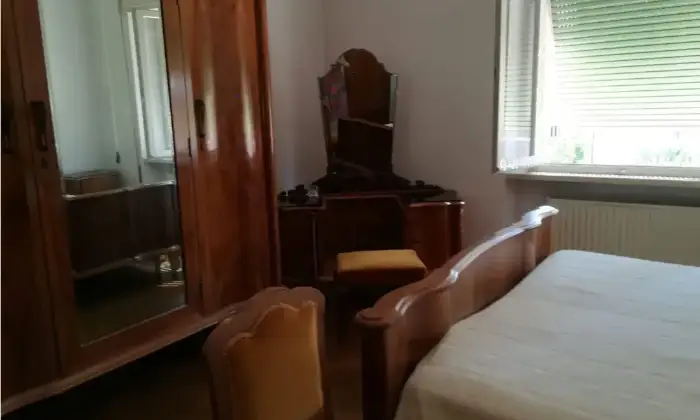 Rexer-Fabriano-Appartamento-in-vendita-in-via-Alcide-de-Gasperi-a-Fabriano-CameraDaLetto
